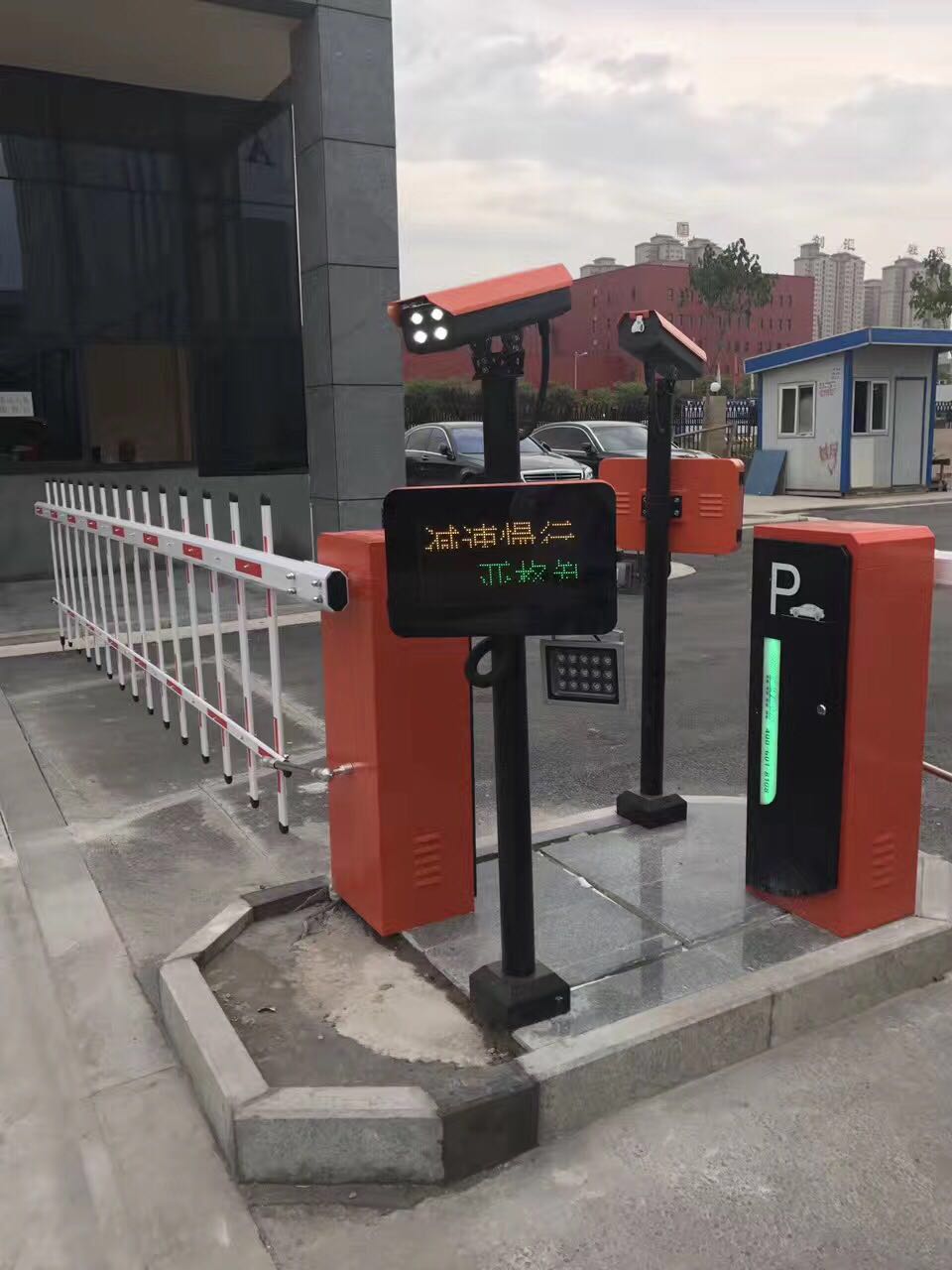 停車場車牌自動(dòng)識(shí)別系統(tǒng)